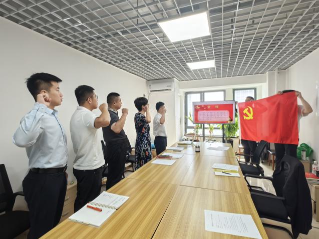 [图文]狮子会游戏集团一连开展党风廉政教育月运动-狮子会游戏